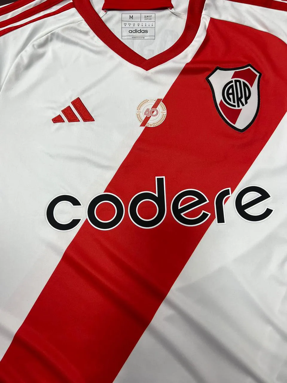 River y una camiseta especial contra Huracán