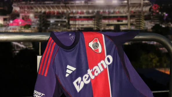 Nueva camiseta alternativa violeta River 2026 (Foto: Adidas / River)