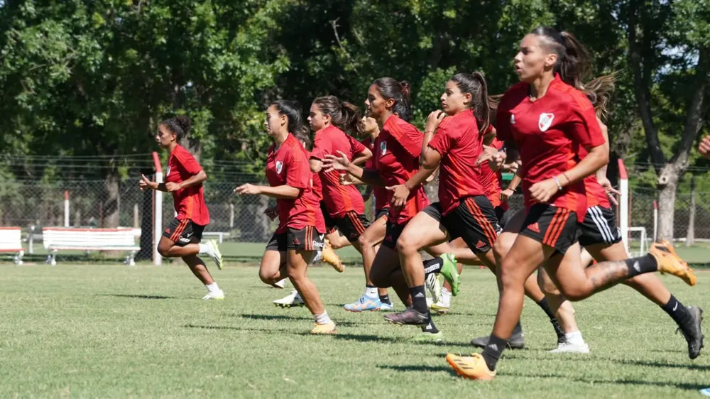 Equipo Femenino River entrenamiento pretemporada