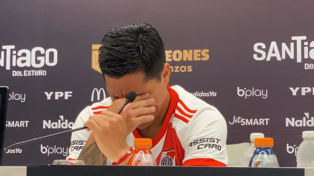 Entre lágrimas Enzo Pérez River