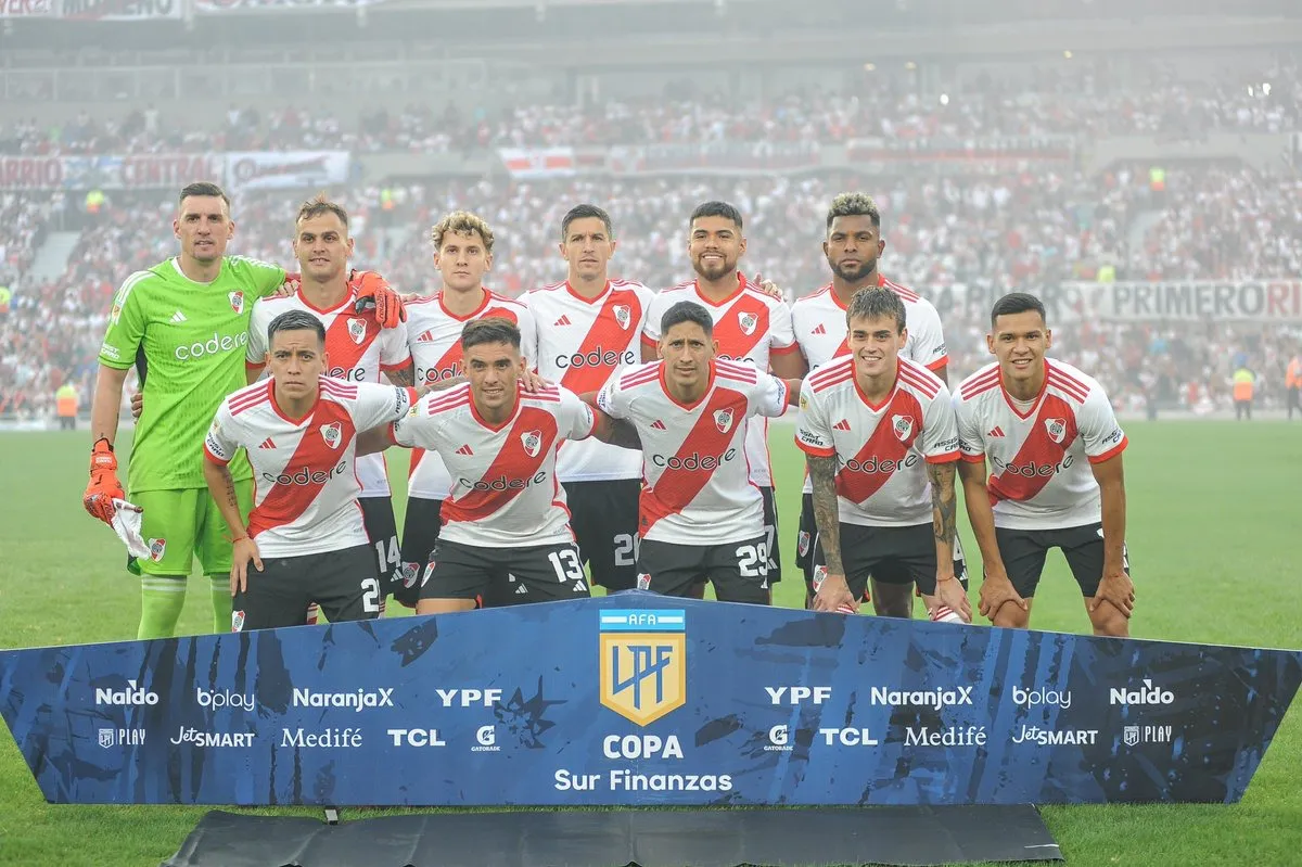 Uno x uno River Vélez