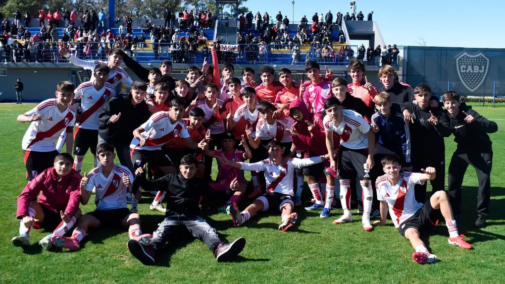 Inferiores festejo River Boca Superclásico  (Foto: River Plate)