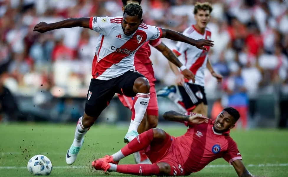 Miguel Ángel Borja River Plate Argentinos Monumental (Foto: Getty Images)
