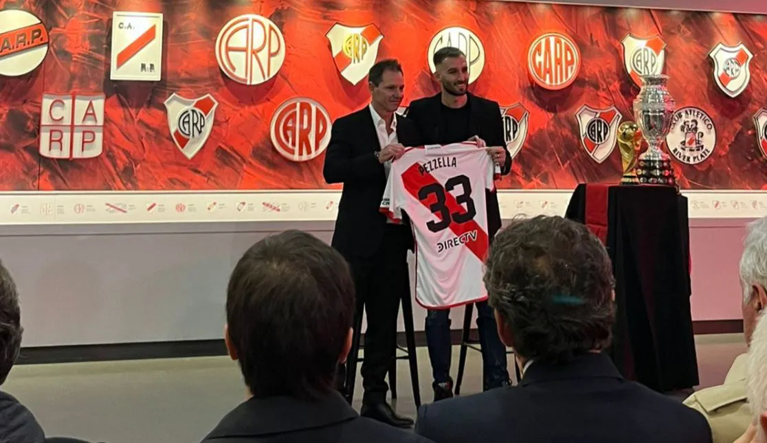 Presentación Germán Pezzella con River Plate