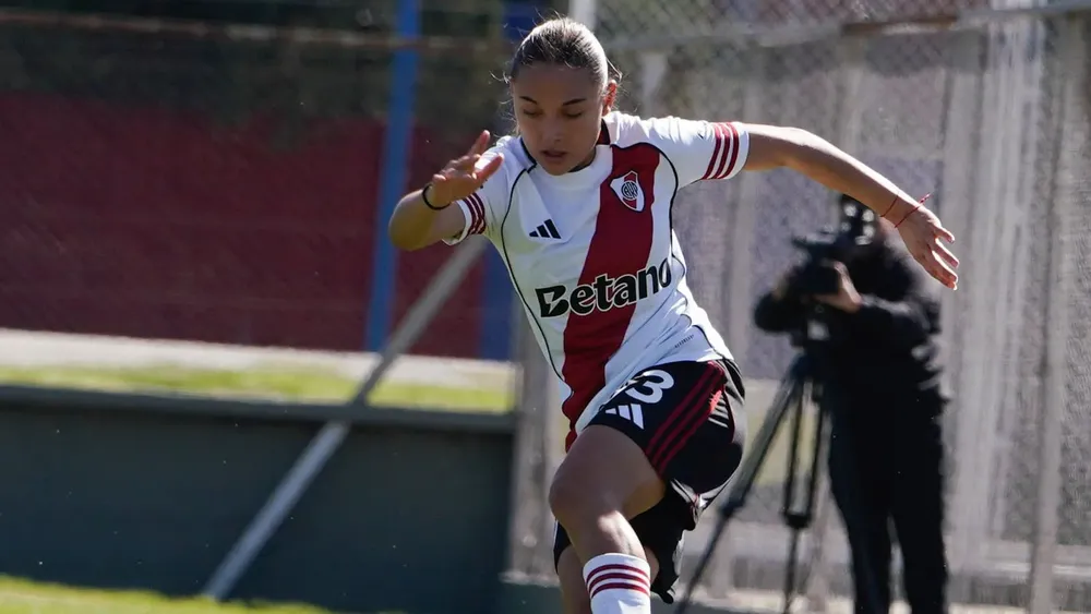 Carolina Ceniza Femenino River  (Foto: River Plate)
