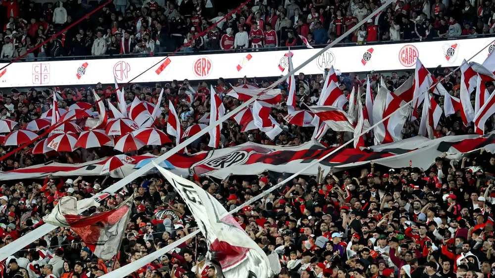 Hinchas River Monumental