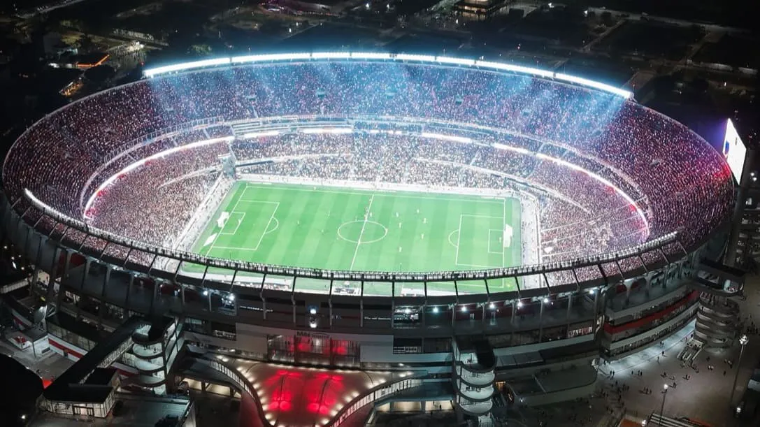 Hinchas River Monumental noche copa Libertadores
