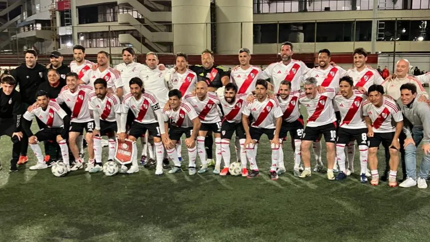 Equipo Senior formación River Chori Burrito (Foto: Latido Monumental)