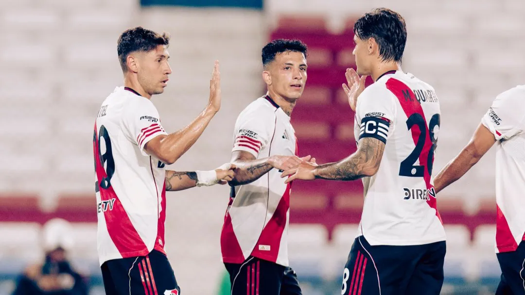 Gonzalo Montiel Martínez Quarta Castaño festejo gol River equipo (Foto: Serie Río de La Plata)
