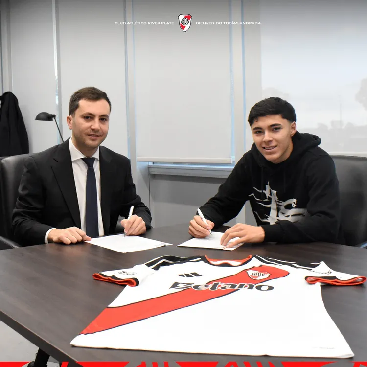Tobias Andrada firma