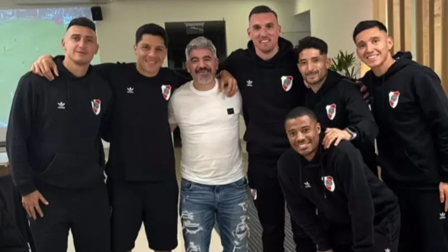 Ortega con los referentes de River