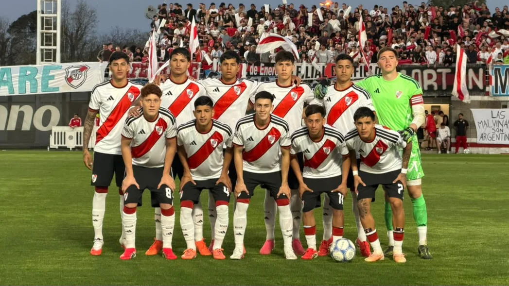 Equipo Reserva River formación (Foto: Liga Profesional)