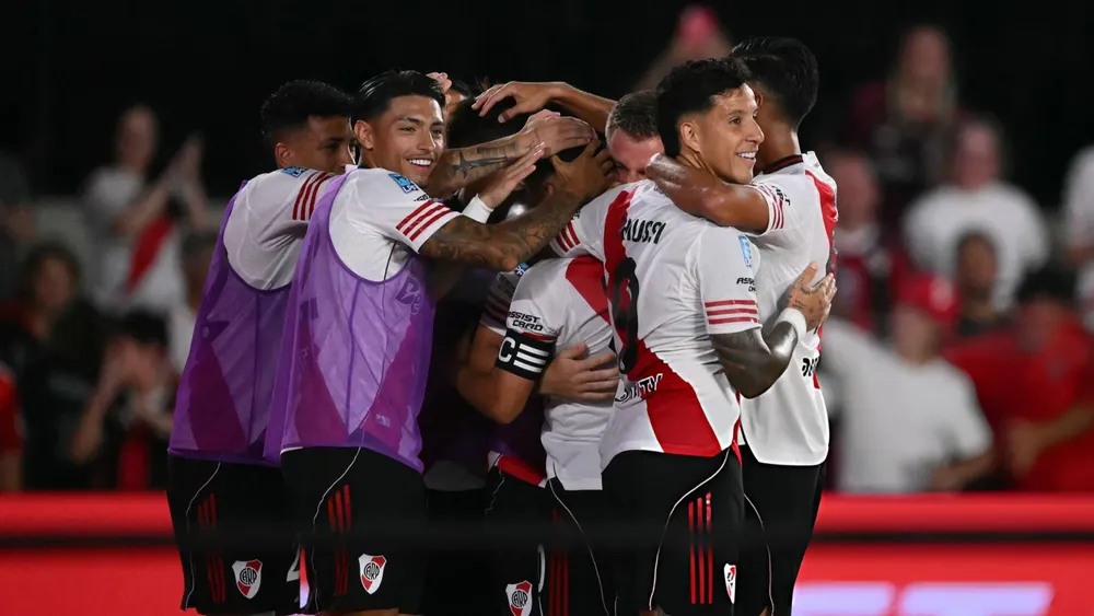 Equipo festejo gol River  (Foto: Getty Images)
