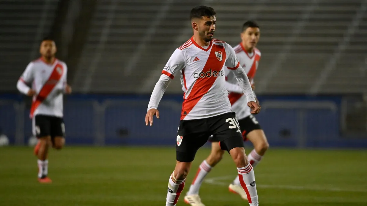 Santiago Simón amistoso pretemporada 2024 Rayados (Foto: River Plate)