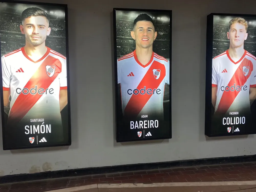 Gigantografía Plantel River Monumental