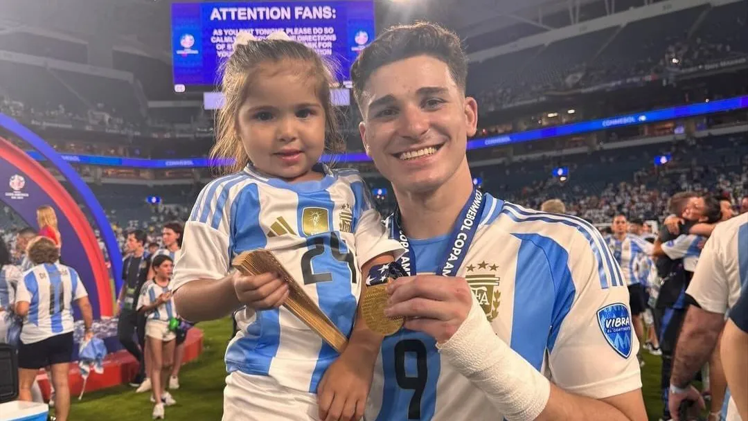 Julián Álvarez Olivia Enzo Fernández Selección 