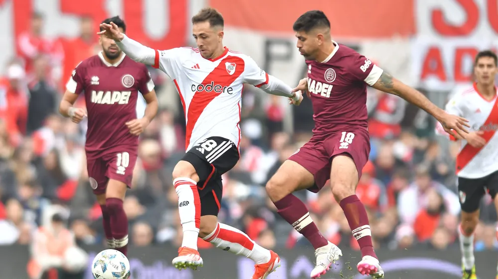 Felipe Peña Biafore River Lanús Monumental