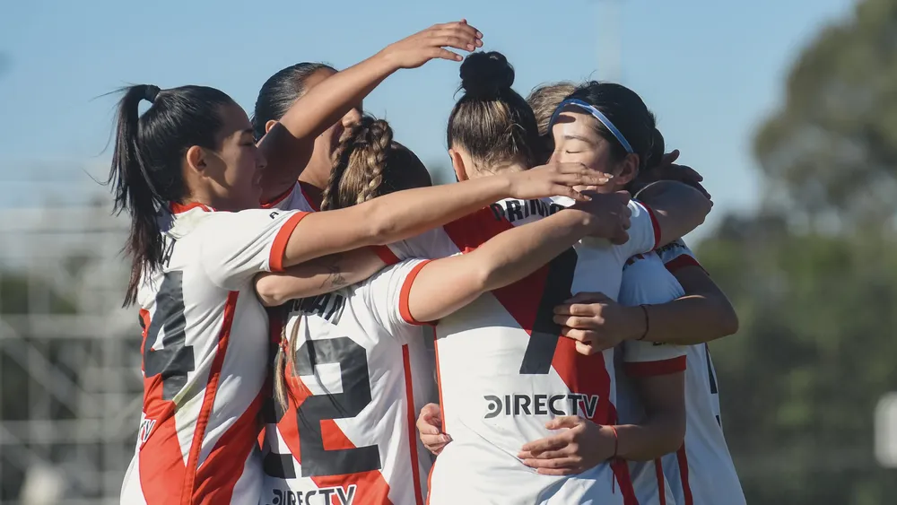 Equipo Femenino River Plate abrazo gol (Foto: River Plate)