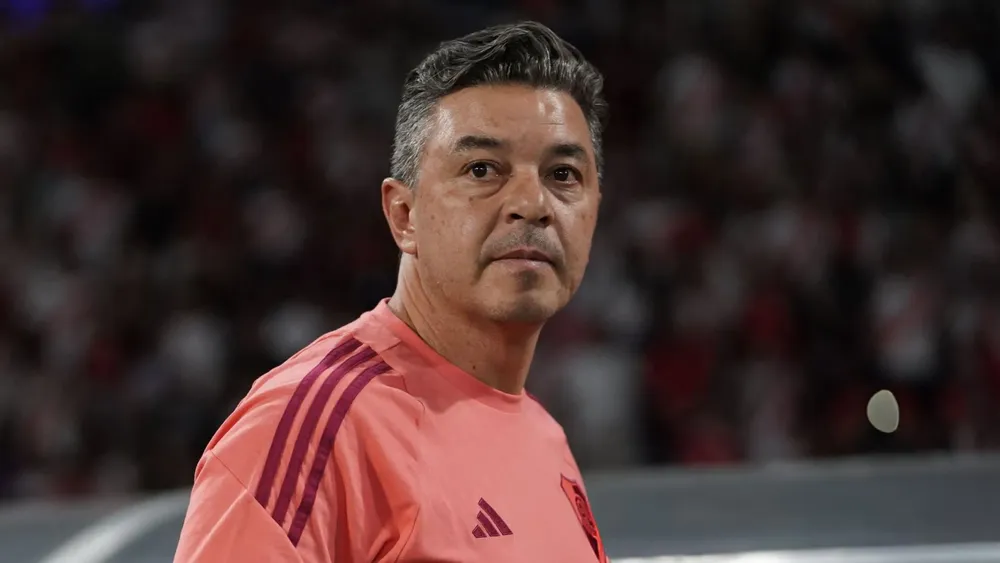 Entrenador Gallardo River chomba rosa DT (Foto: Getty Images)