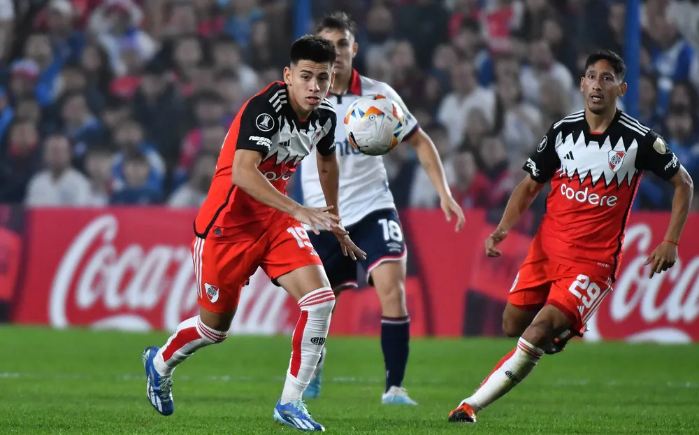 Claudio Echeverri River Nacional Uruguay