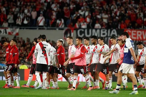 DeWatermark.ai_1762134449310