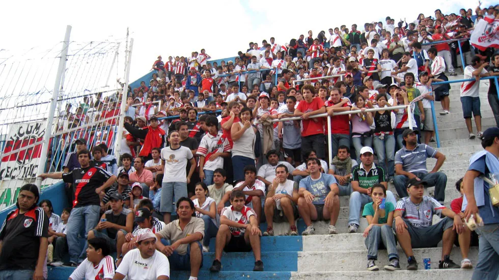 Hinchas River Tucumán