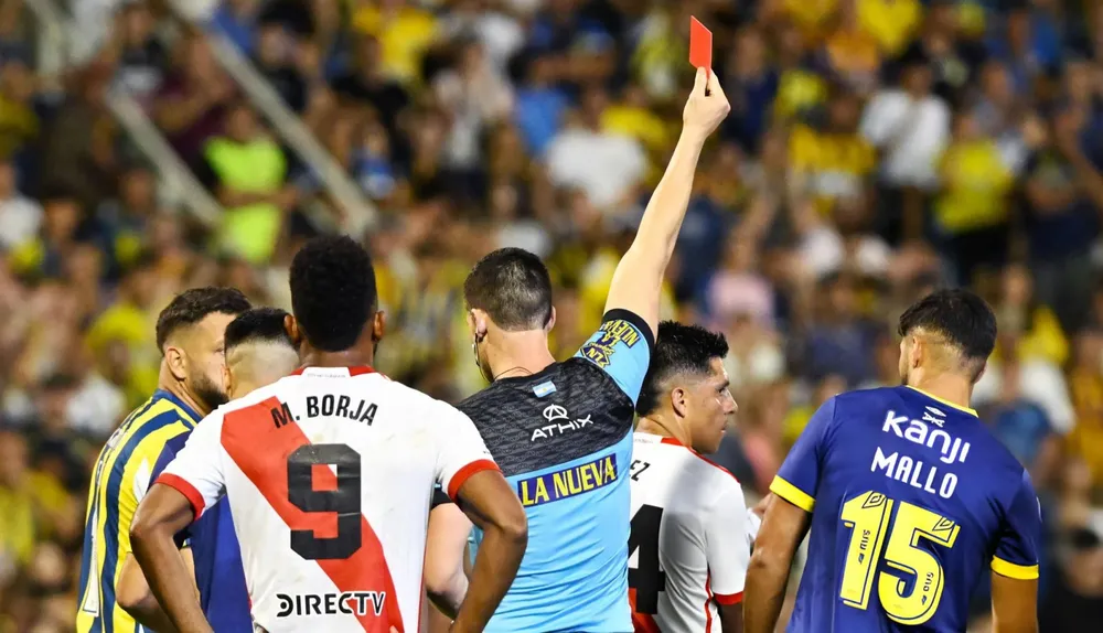 Nicolás Ramírez expulsión Enzo Pérez River Rosario Central 