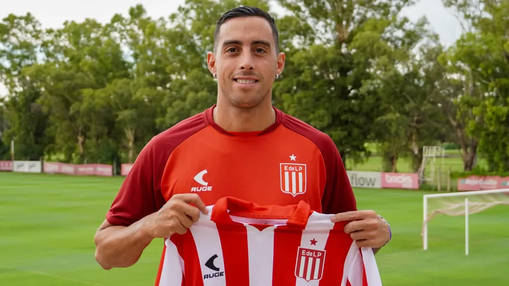 Ramiro Funes Mori Estudiantes firma (Foto: Estudiantes de La Plata)