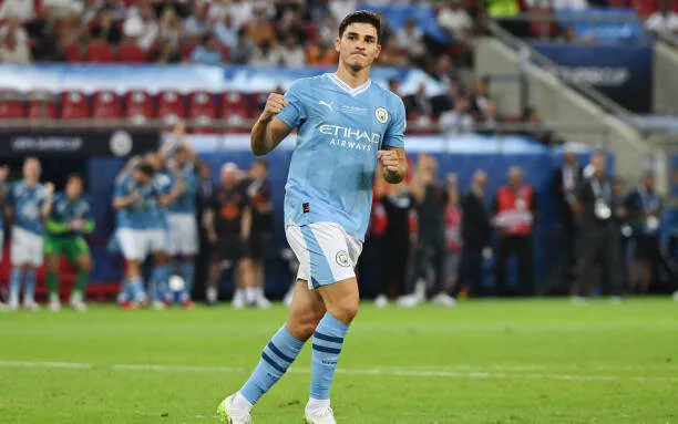 Julián Campeón de la Supercopa de Europa con el Manchester City