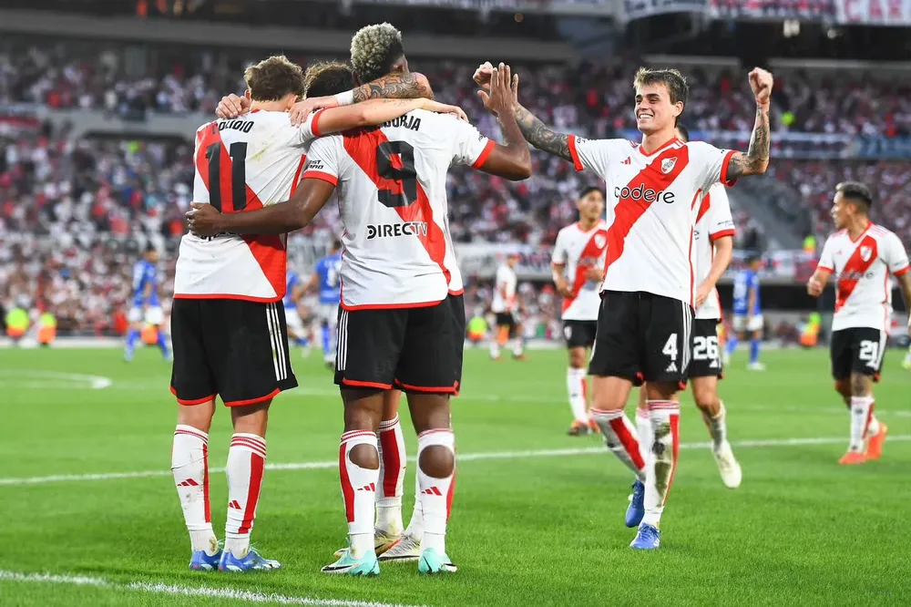 Equipo River festejo plantel Monumental (Foto: Getty Images)