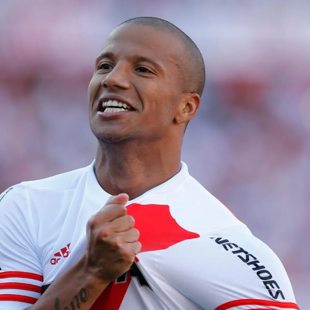 La alegría de Nico De la Cruz por la vuelta al fútbol de Carlos Sánchez