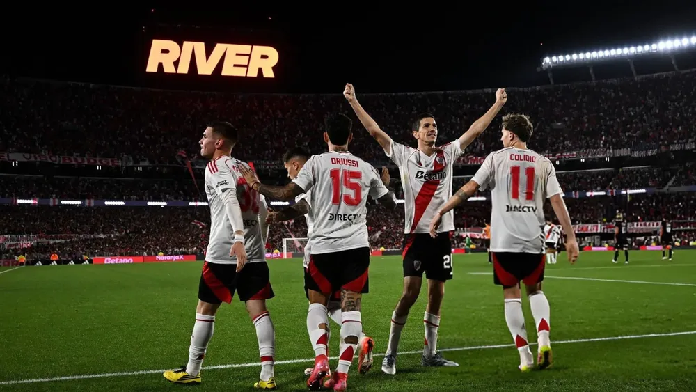 Festejo formación equipo gol River Monumental (Foto: Getty Images)