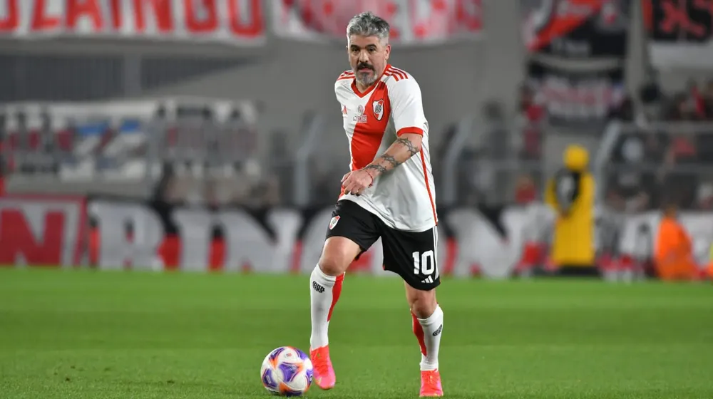 Ariel Ortega Senior River estadio Monumental