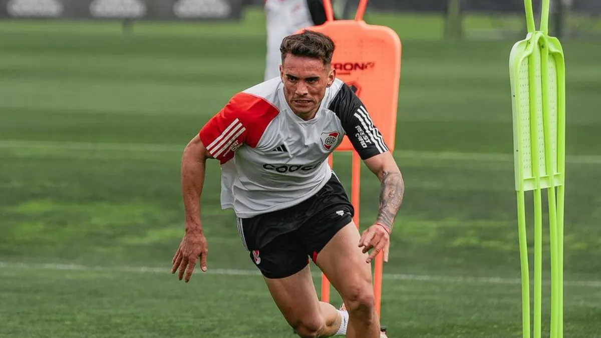 Enzo Díaz recibió el alta médica y podría jugar el viernes