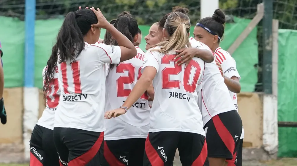 Abrazo gol equipo Femenino River (Foto: River Plate)