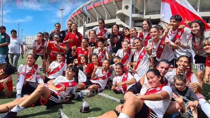 Sub 14 campeona Femenino River Boca final