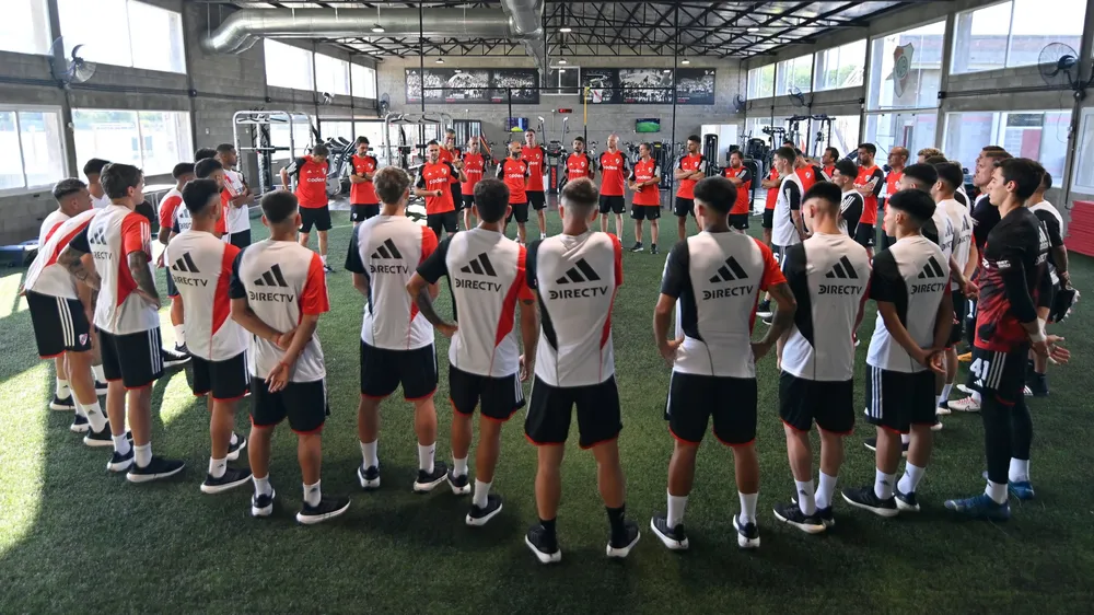 Plantel River entrenamiento pretemporada 2024 (Foto: River Plate)