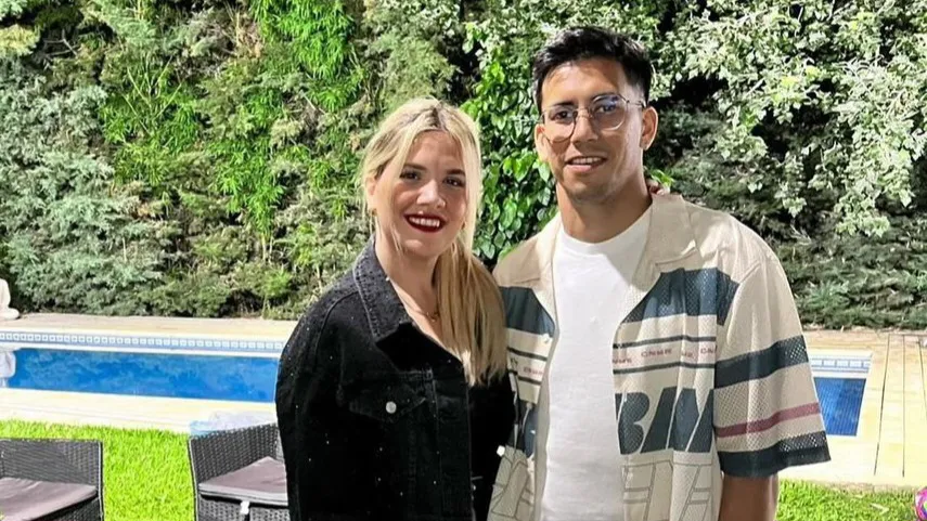 Maxi Meza junto novia México
