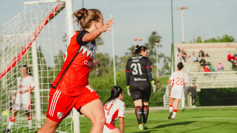 Gol Paloma Fagiano Femenino River Huracán (Foto: River Plate)