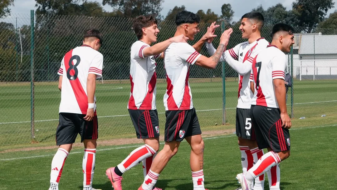 Equipo festejo gol inferiores River (Foto: River Plate)