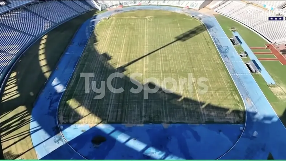 Fotos césped Mario Kempes