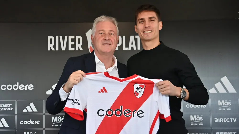 Gattoni firma contrato River Patanian