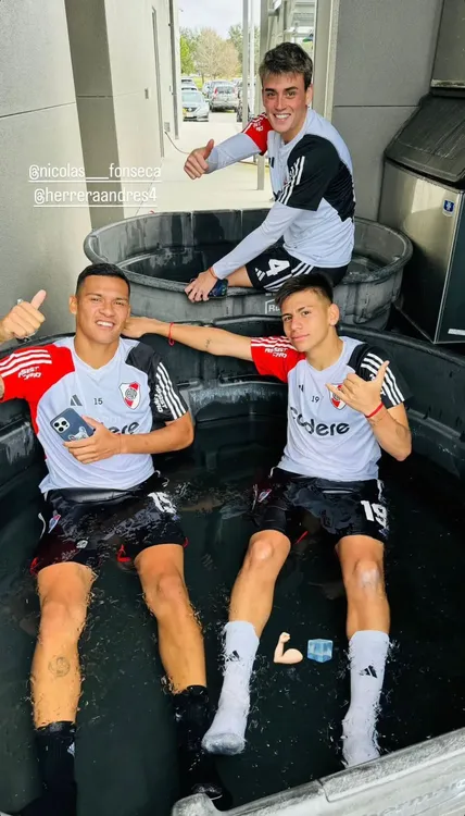 Jugadores River hielo