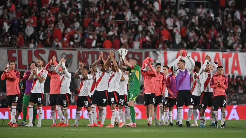 Equipo River festejo estadio Monumental