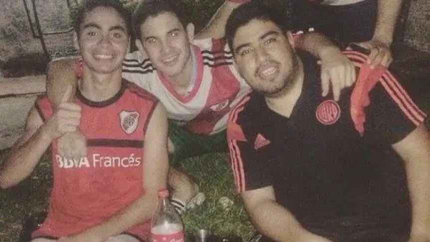 Miguel Almirón hincha camiseta River padre tío