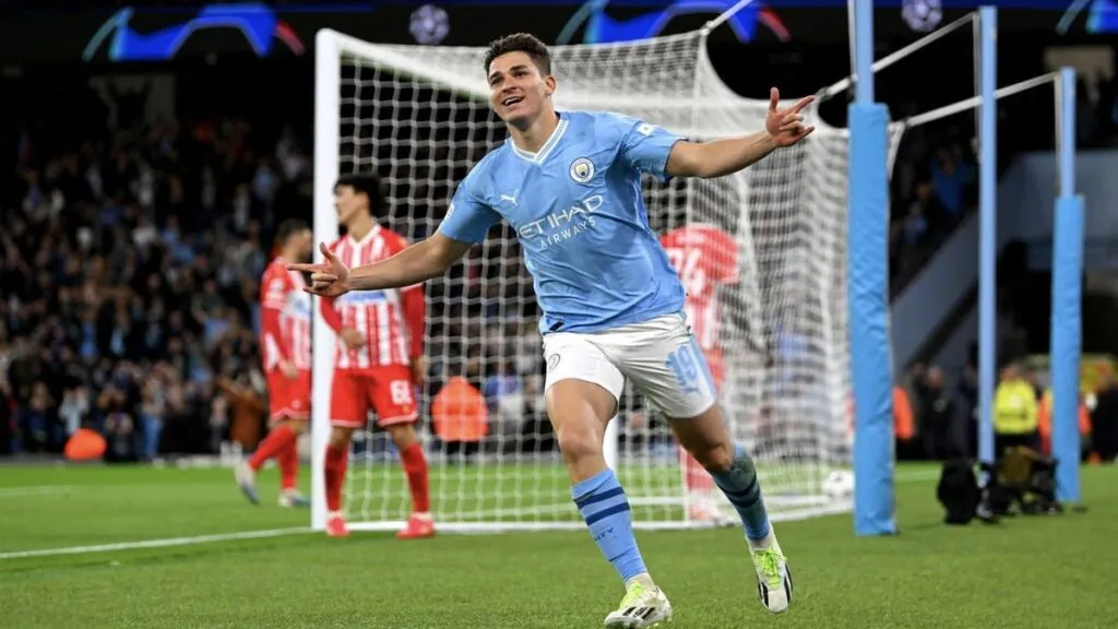 Doblete de Julián en la victoria del City en Champions