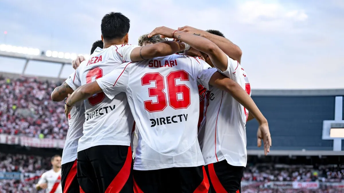 Festejo gol River Banfield 2024 (1)