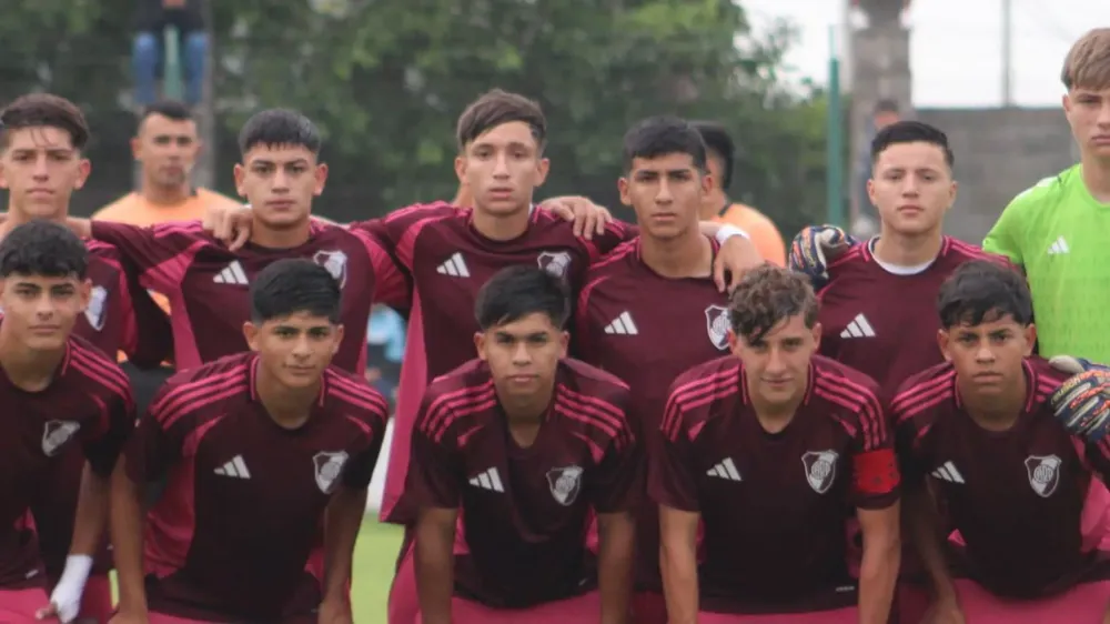 Séptima División formación River inferiores (Foto: River desde la tribuna)