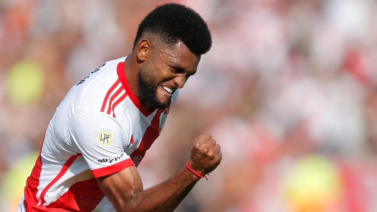 Miguel Borja gol River Boca 2024 (Foto: Diego Lima/AFP)