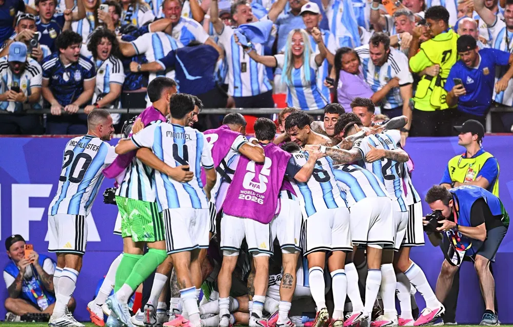 Equipo Selección Argentina abrazo festejo gol (Foto: Getty Images)